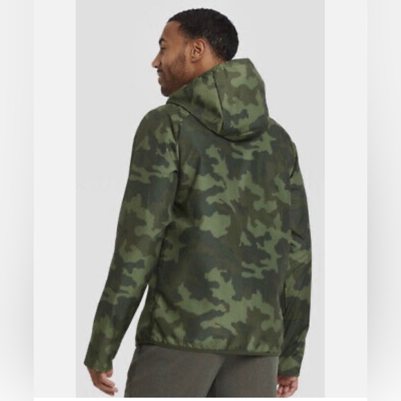 All In Motion Men's Camo Print Packable Jacket - - Picture 2 of 8
